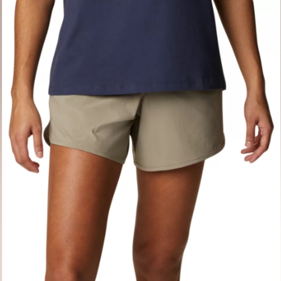 Columbia Pants - COLUMBIA Bogata Bay Stretch Shorts - Tan - Size Large (NWT)